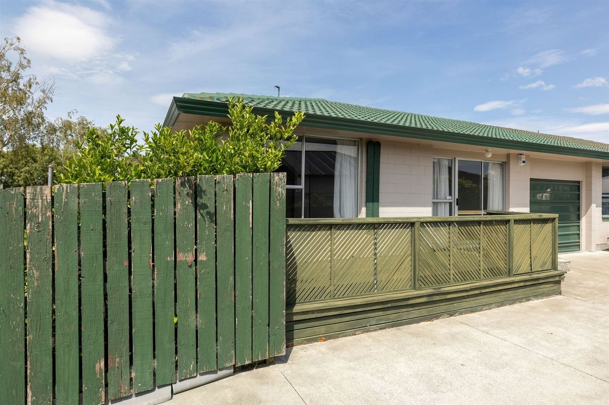 1/15 Chipping Lane, Redwood, Christchurch - Carousel 1