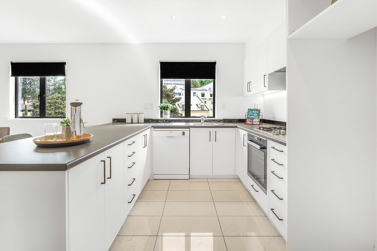 7/102 Grantham Street, Hamilton Central, Hamilton - Carousel 2