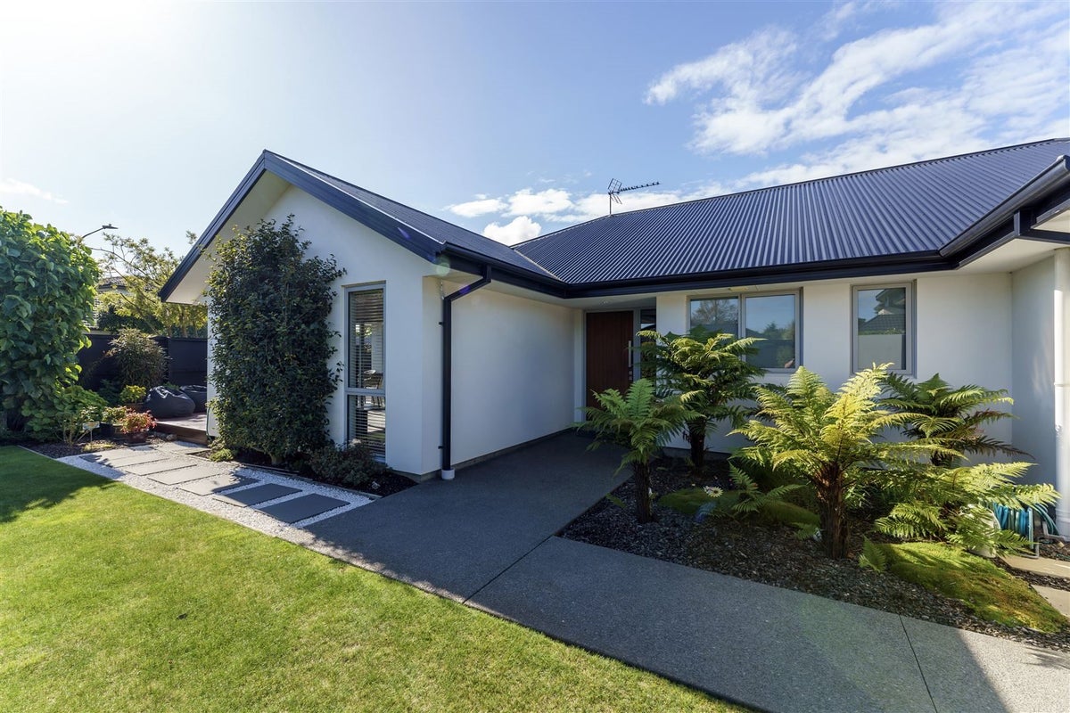 6 Hadlow Place, Burnside, Christchurch - Carousel 2