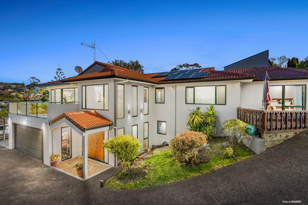 41 Haseler Crescent, Howick, Auckland - Carousel 2