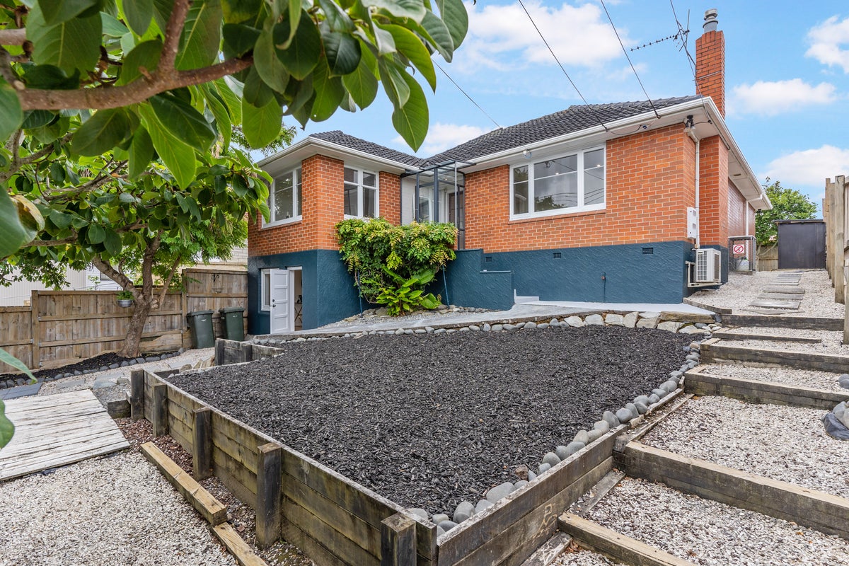 25 Bolton Street, Blockhouse Bay, Auckland - Carousel 1