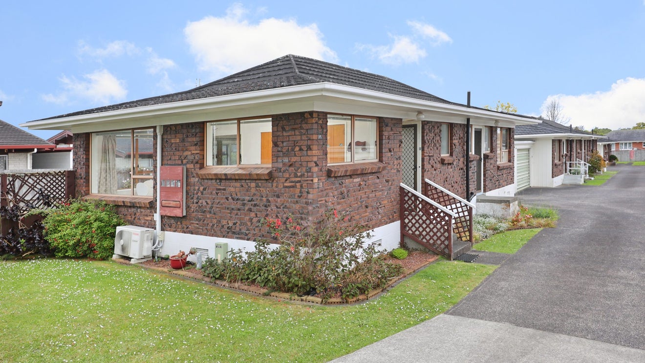 1/33 Swanson Road, Henderson, Auckland - Carousel 2