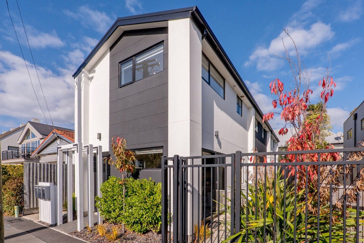 8 Moa Place, Christchurch Central, Christchurch - Carousel 1