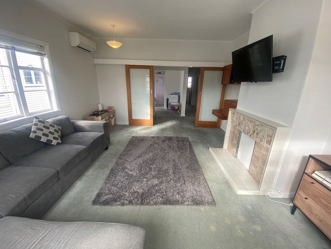 8 Fife Lane, Miramar, Wellington - Carousel 2