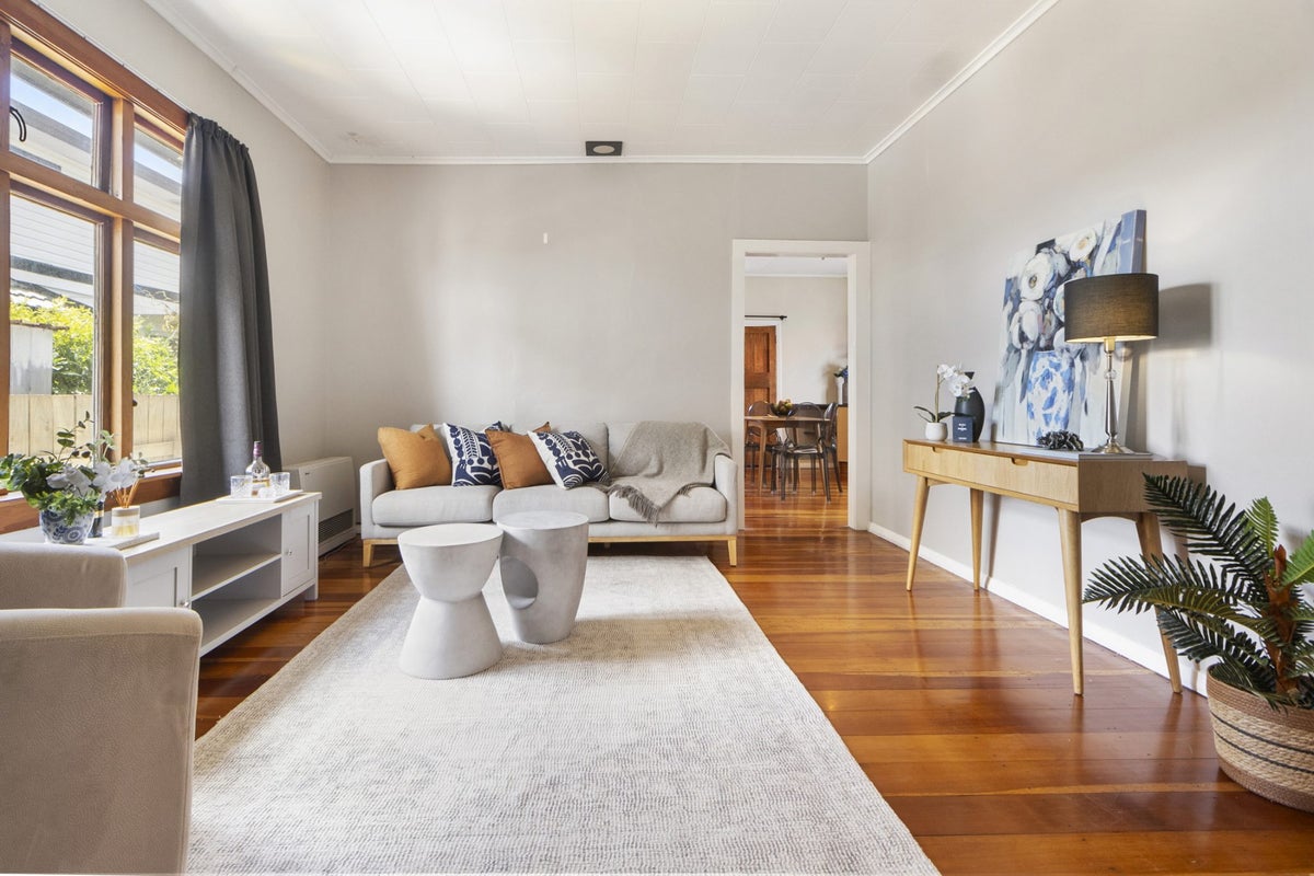 33 Devonshire Road, Miramar, Wellington - Carousel 2