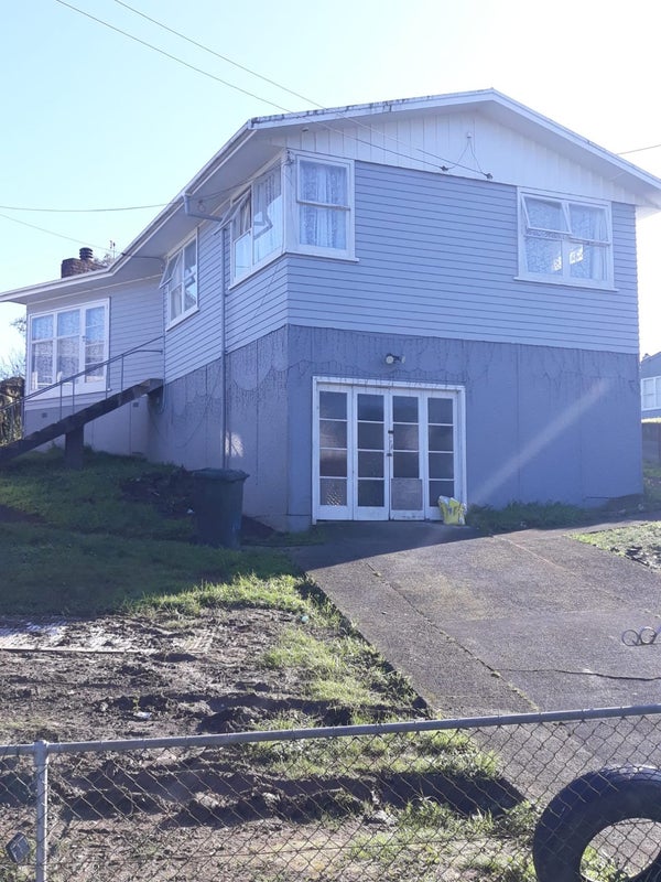 54 Holbrook Street, Blockhouse Bay, Auckland - Carousel 1