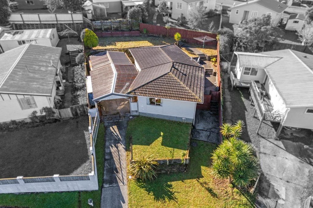 20 Blueberry Grove, Timberlea, Upper Hutt - Carousel 1