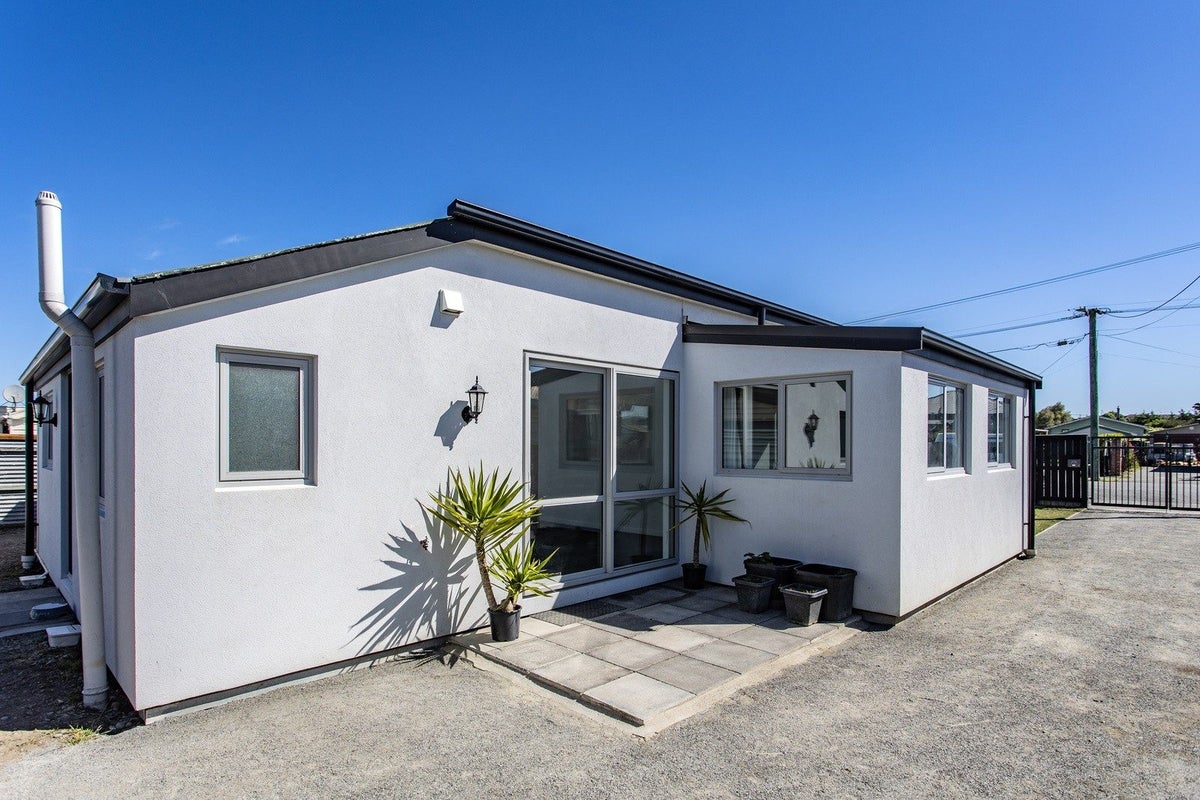 1/32 Wilson Street, Islington, Christchurch - Carousel 2