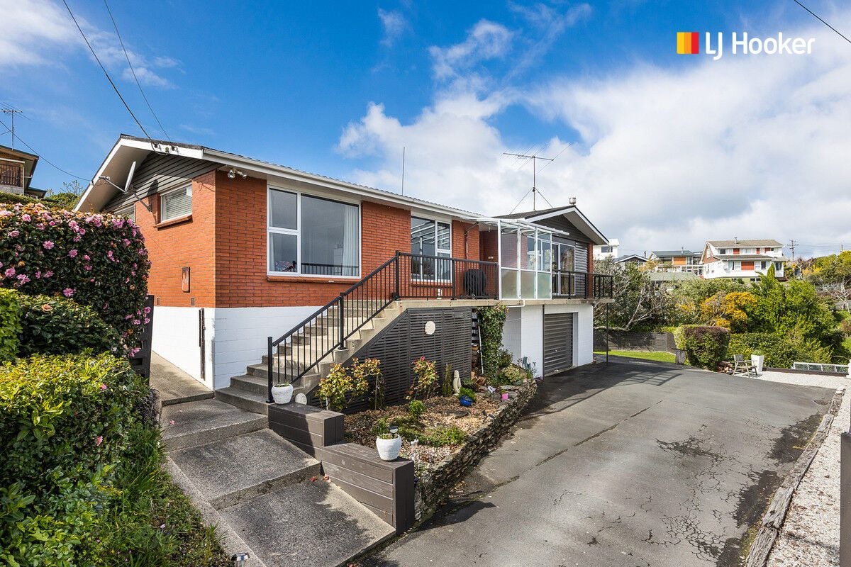 136 Larnach Road, Waverley, Dunedin - Carousel 1