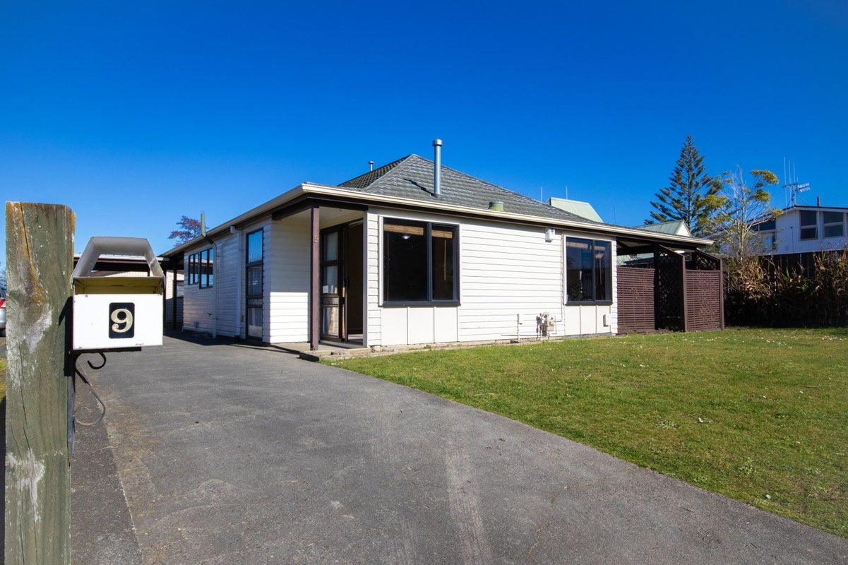 9 Papawai Place, Milson, Palmerston North - Carousel 1