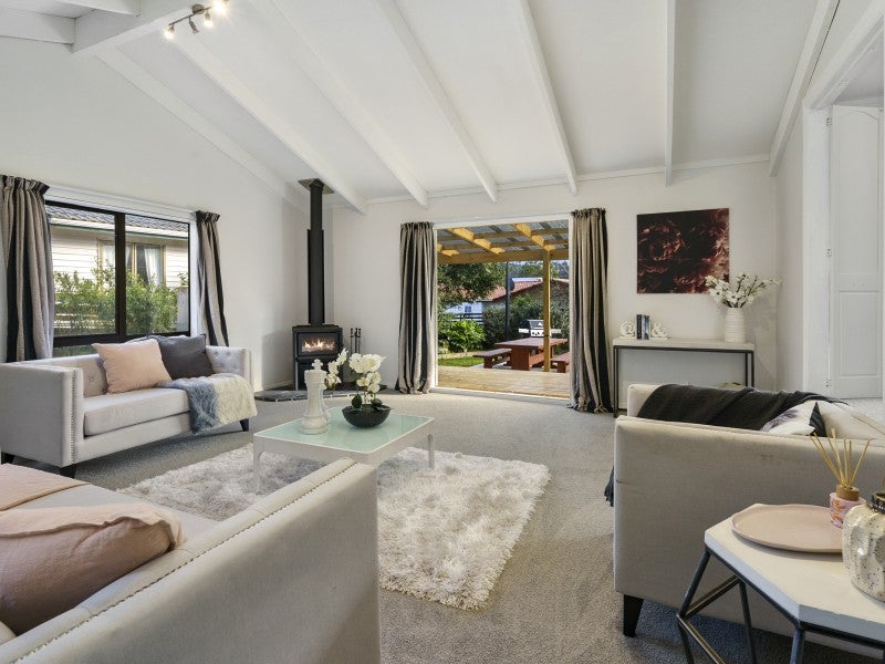 3 Azimuth Place, Whitby, Porirua - Carousel 2