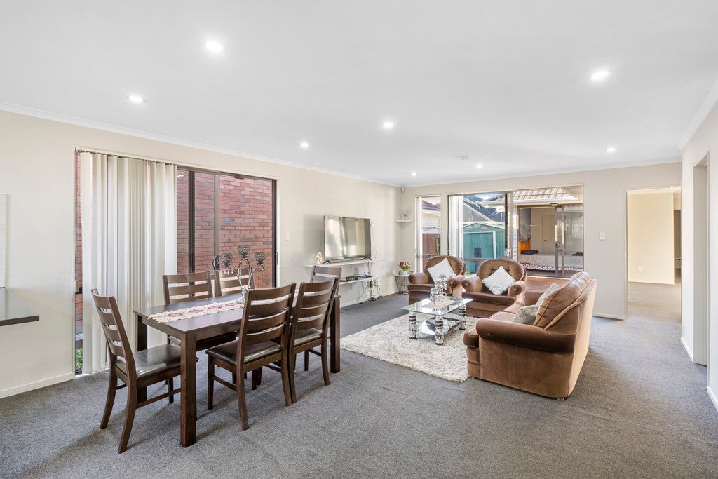 31 Tarapiroe Avenue, Takanini, Auckland - Carousel 2