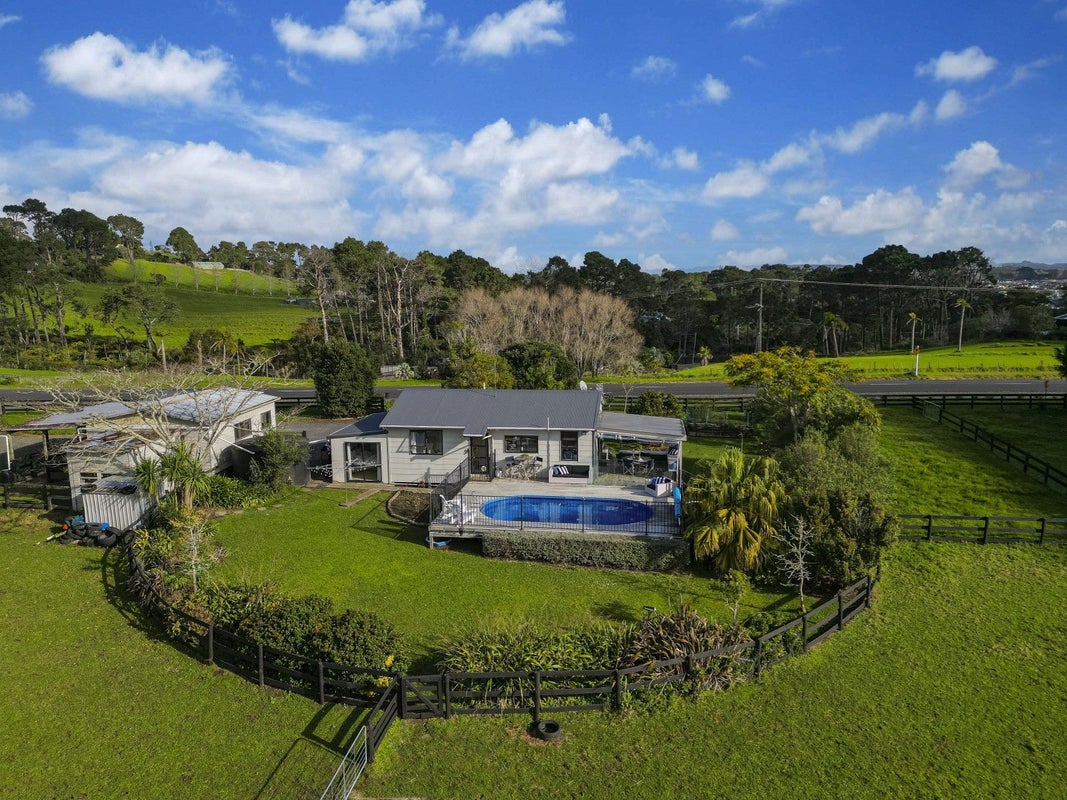 19 Lloyd Road, Albany - Carousel 1