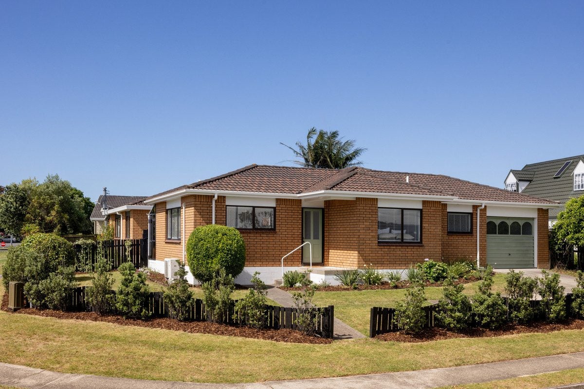 1 Bedford Place, Mount Maunganui, Mount Maunganui - Carousel 2