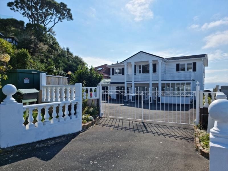 29 Rama Crescent, Khandallah, Wellington - Carousel 1