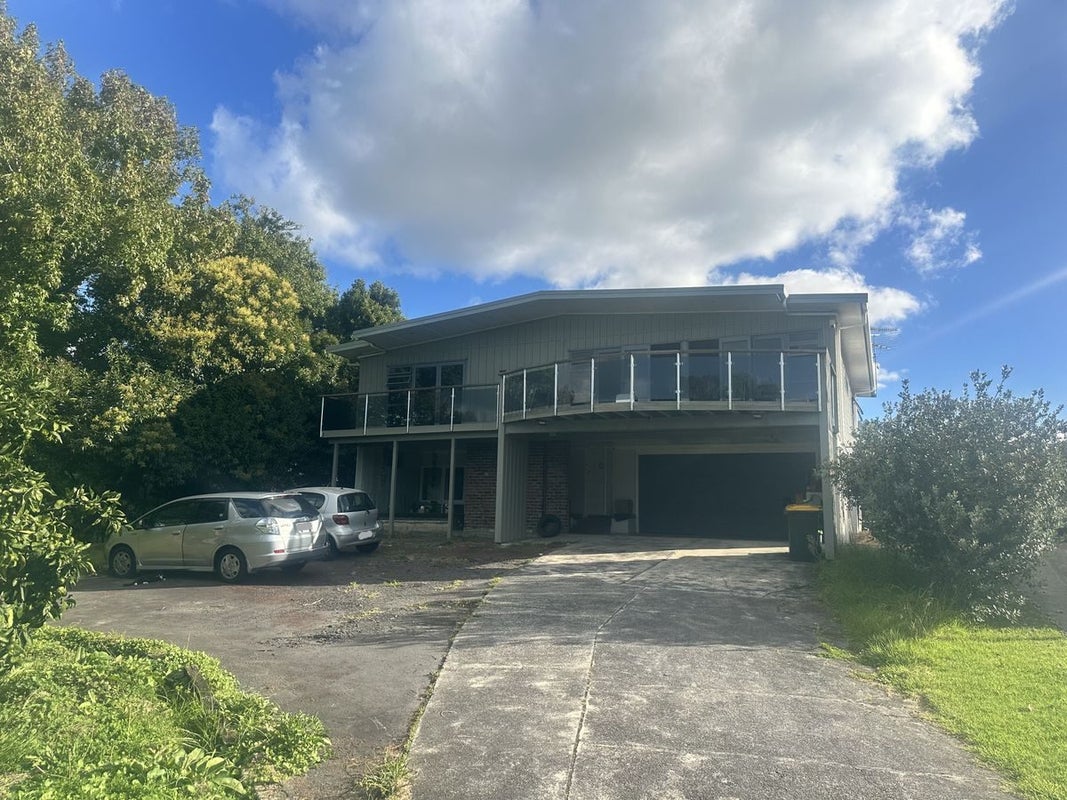 44A Marine Parade, Mellons Bay, Auckland - Carousel 1