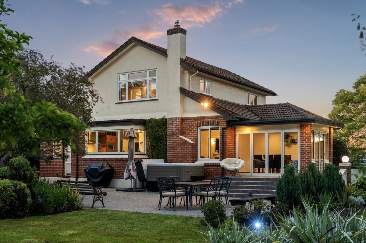 9 Riccarton Road East, East Taieri, Mosgiel - Carousel 36