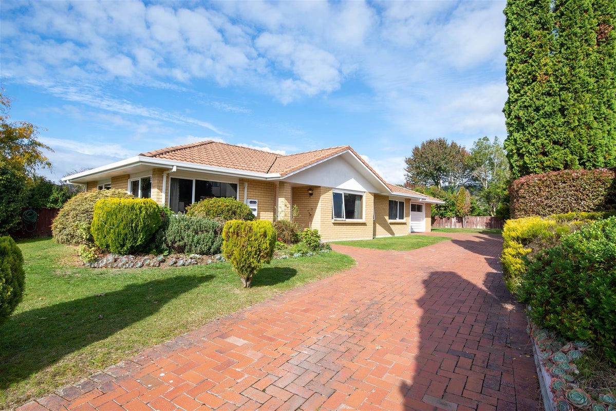 19 Westminster Drive, Owhata, Rotorua - Carousel 1