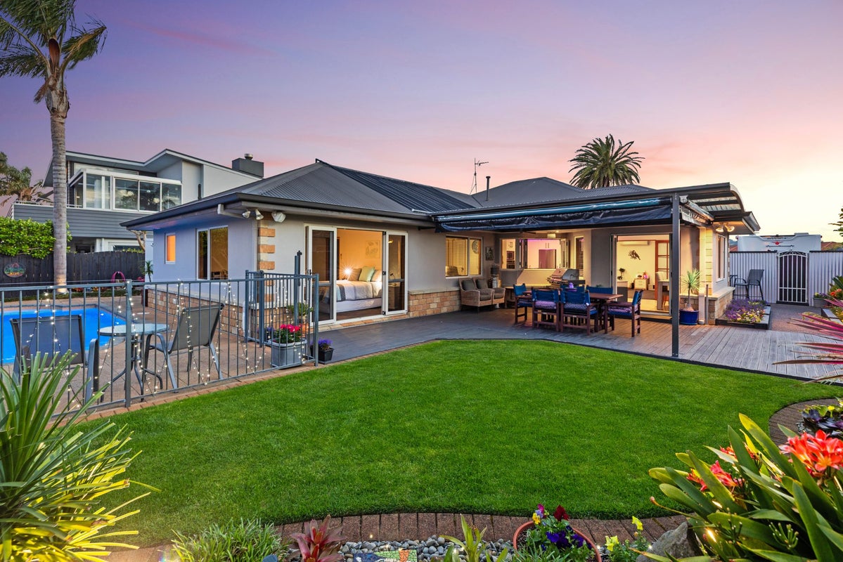 37 Sorrento Key, Papamoa Beach, Papamoa - Carousel 1