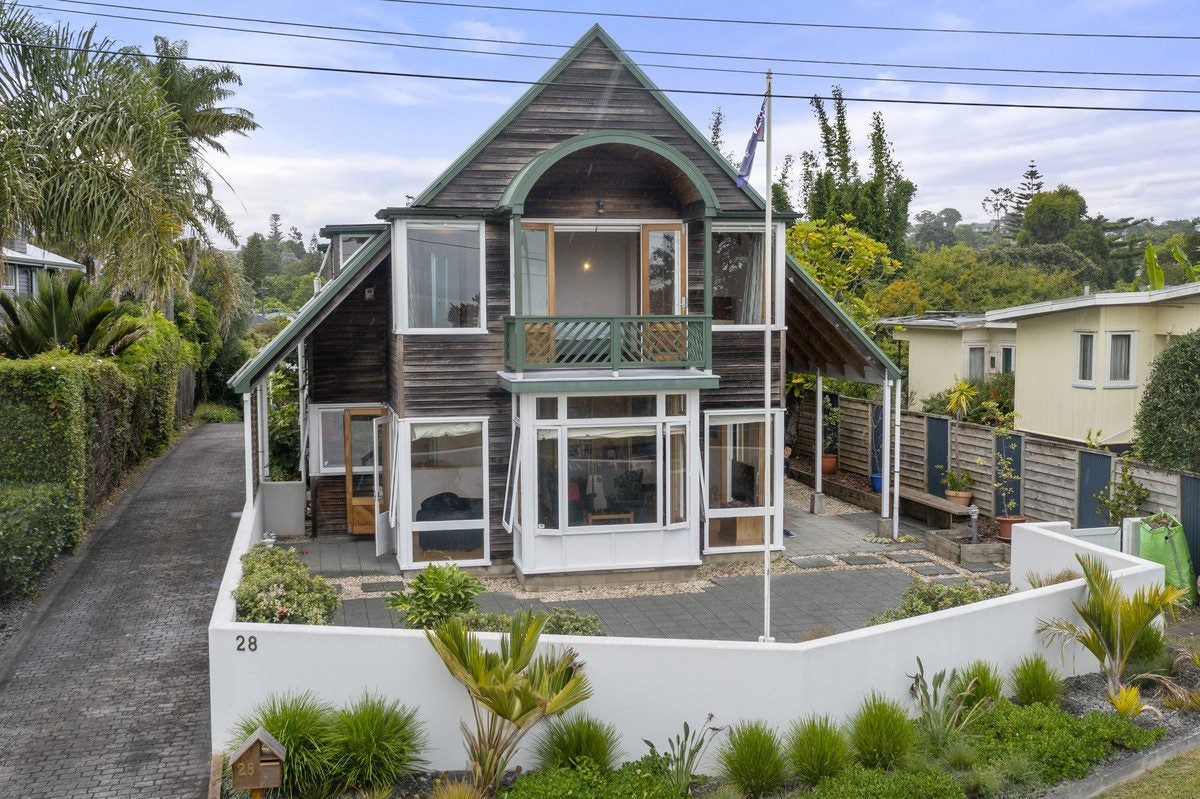 28 Marine Parade, Mellons Bay, Auckland - Carousel 2