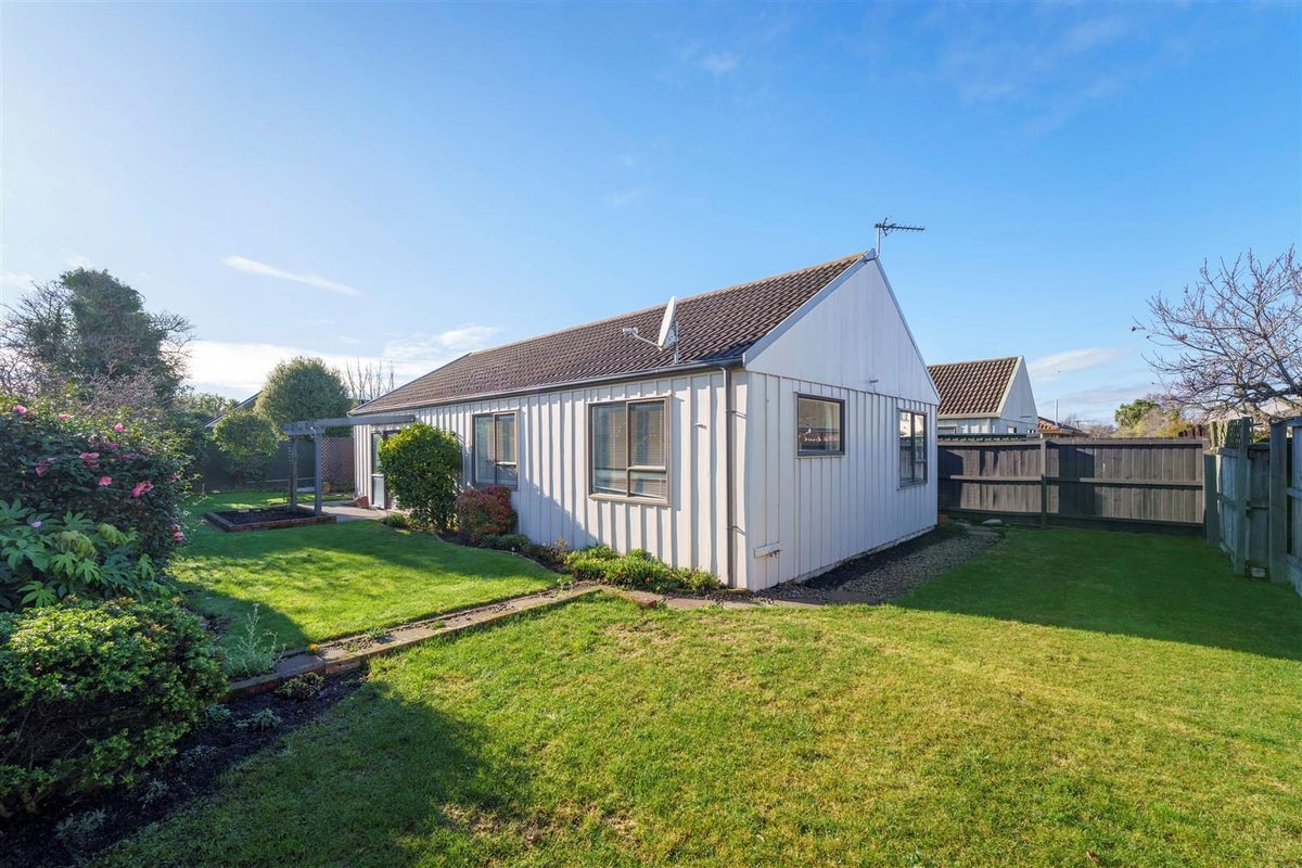 2/15 Tulloch Place, Papanui, Christchurch - Carousel 16