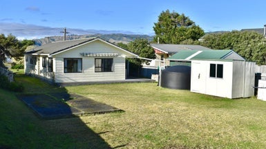 17 Gawler Street, Te Horo Beach - Carousel 1