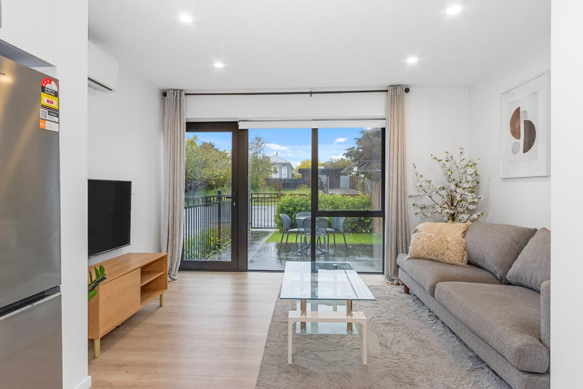 2/191 England Street, Linwood, Christchurch - Carousel 1