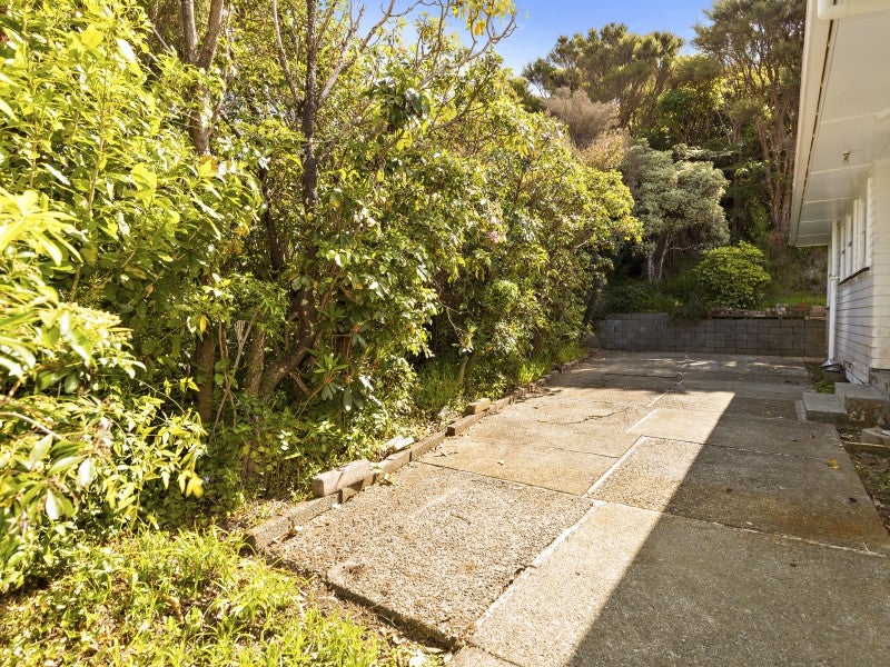 85 Bird Grove, Stokes Valley, Lower Hutt - Carousel 13