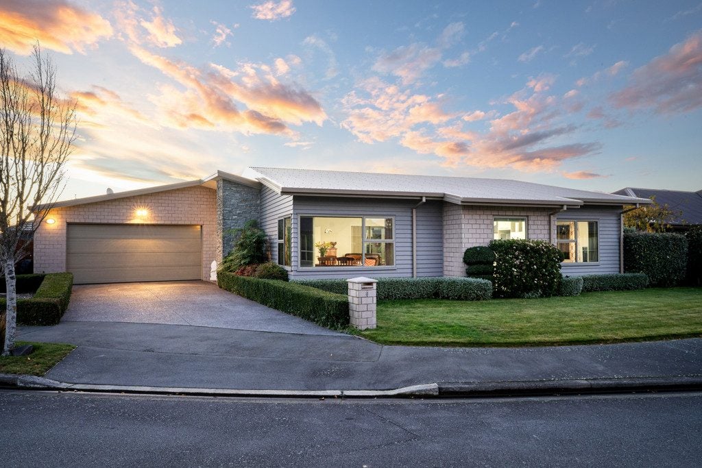 6 Kilbrannan Close, Broomfield, Christchurch - Carousel 1