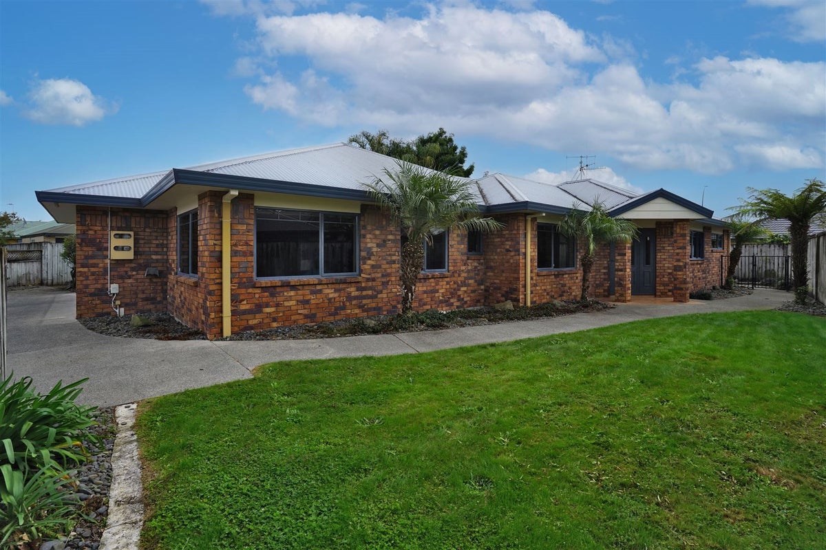 14 Blairgowrie Place, Rototuna North, Hamilton - Carousel 1