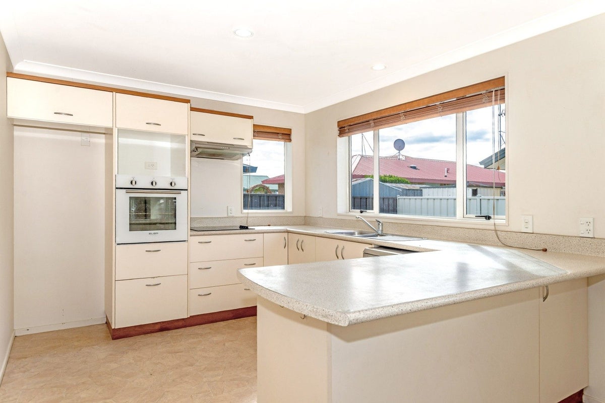 36 Potae Avenue, Lytton West, Gisborne - Carousel 2