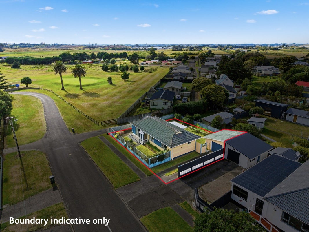 2 Awatea Street, Castlecliff, Whanganui - Carousel 1