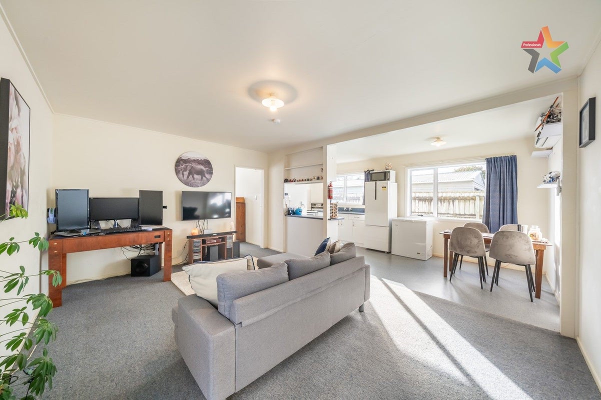 5/121 Bell RD, GRACEFIELD, LOWER HUTT - Carousel 1