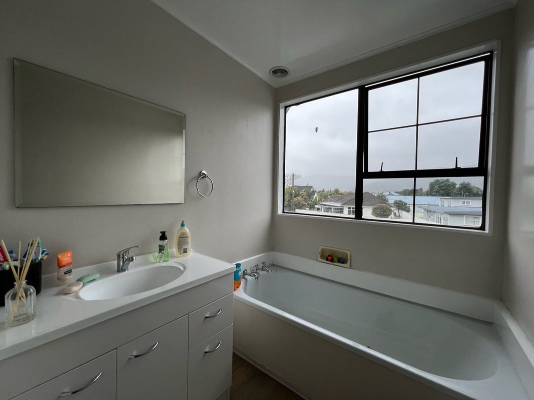 817A High Street, Boulcott, Lower Hutt - Carousel 12