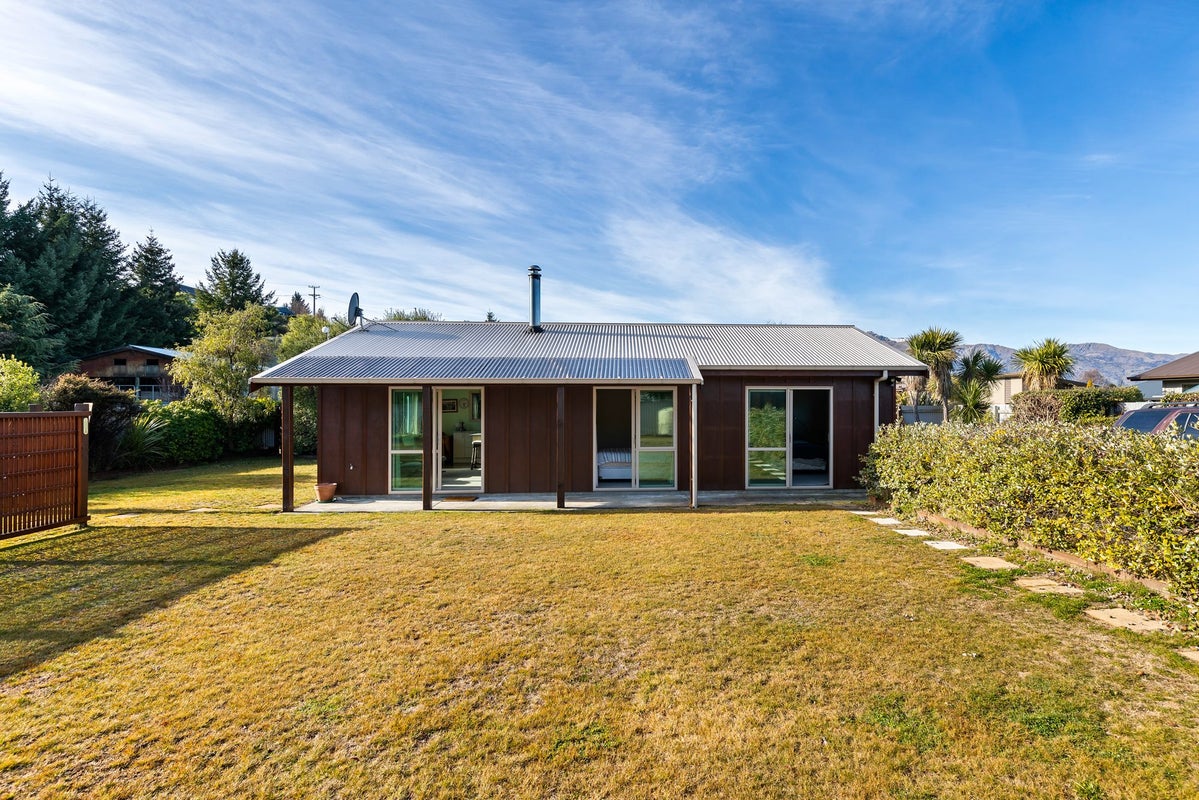 15 Hewson Crescent, Wanaka - Carousel 1