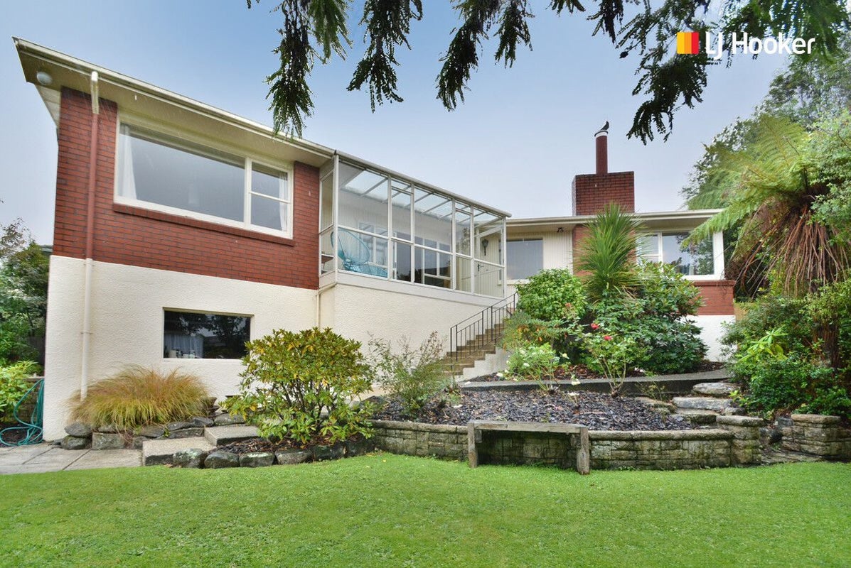 15 Pioneer Crescent, Helensburgh, Dunedin - Carousel 18