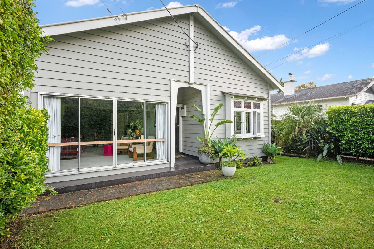93 Hatea Drive, Regent, Whangarei - Carousel 2