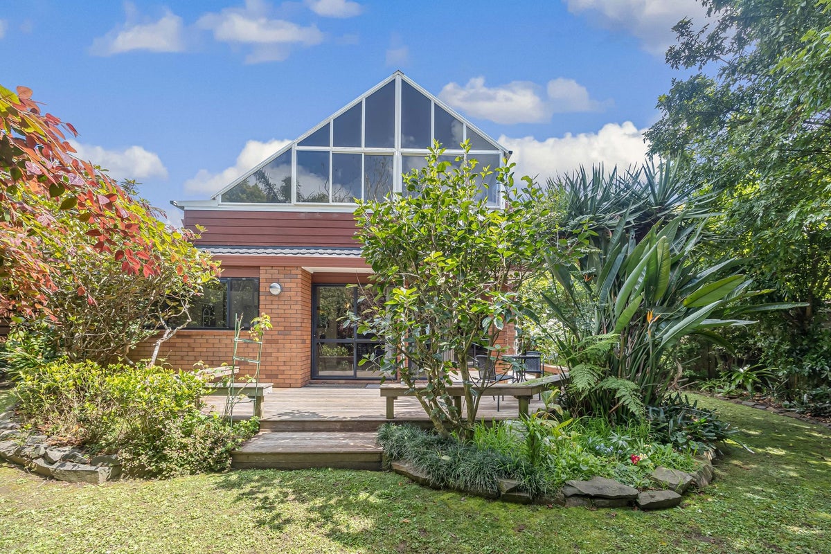 379 Hobsonville Road, Hobsonville, Auckland - Carousel 2