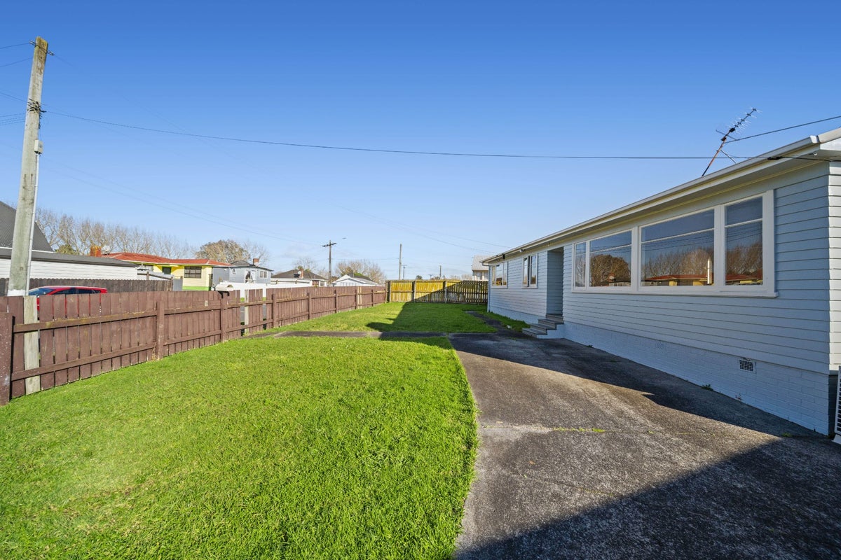 7 Williams Crescent, Otara, Auckland - Carousel 2