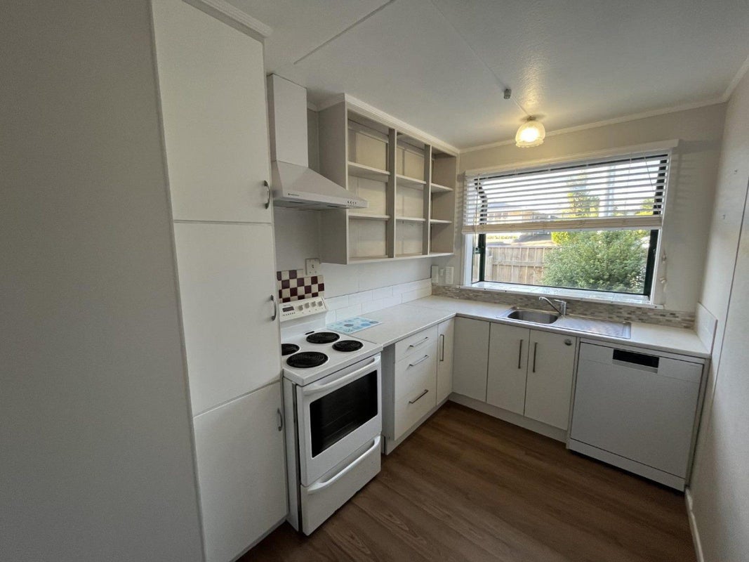28 Watson Street, Strandon, New Plymouth - Carousel 2