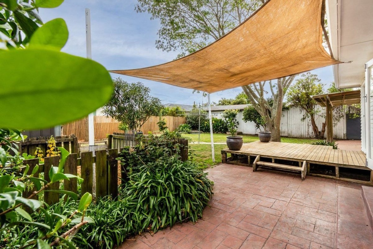 303 Lumsden Road, Akina, Hastings - Carousel 10