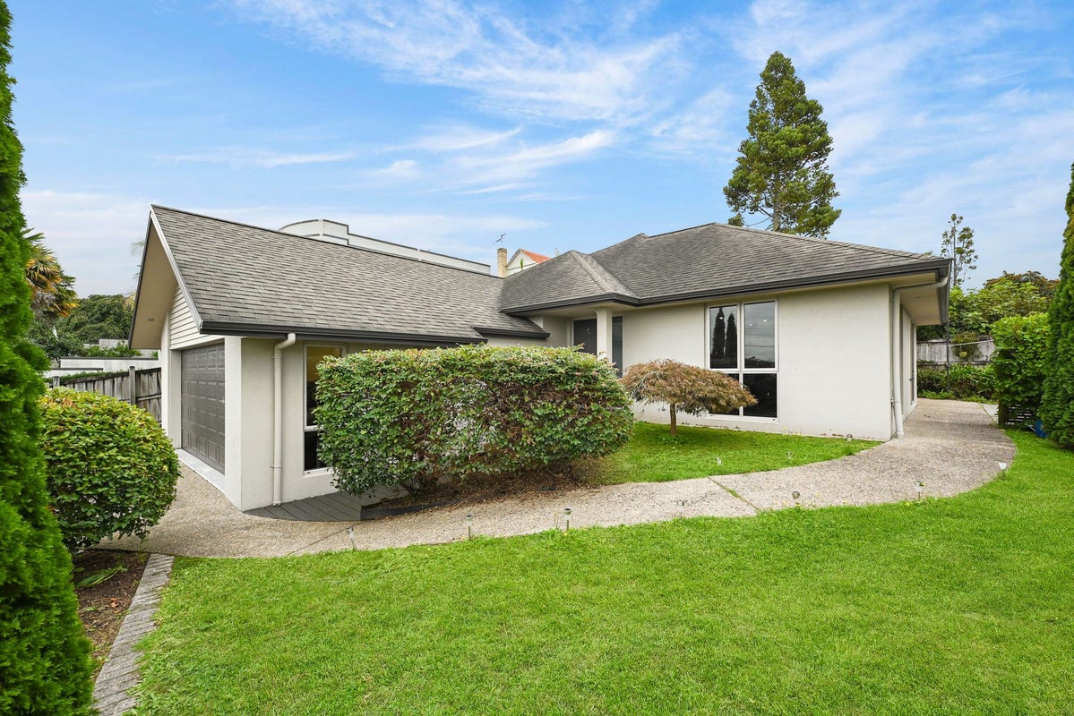 25A Masters Avenue, Hillcrest, Hamilton - Carousel 1