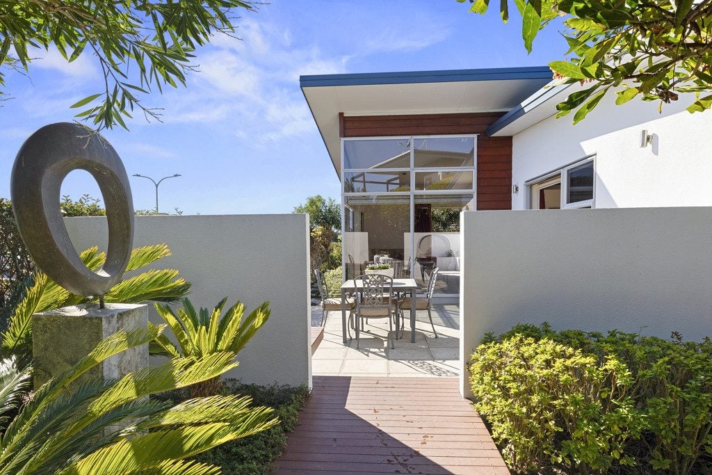 4 St Andrews Parkway, Waiwhakaiho, New Plymouth - Carousel 1