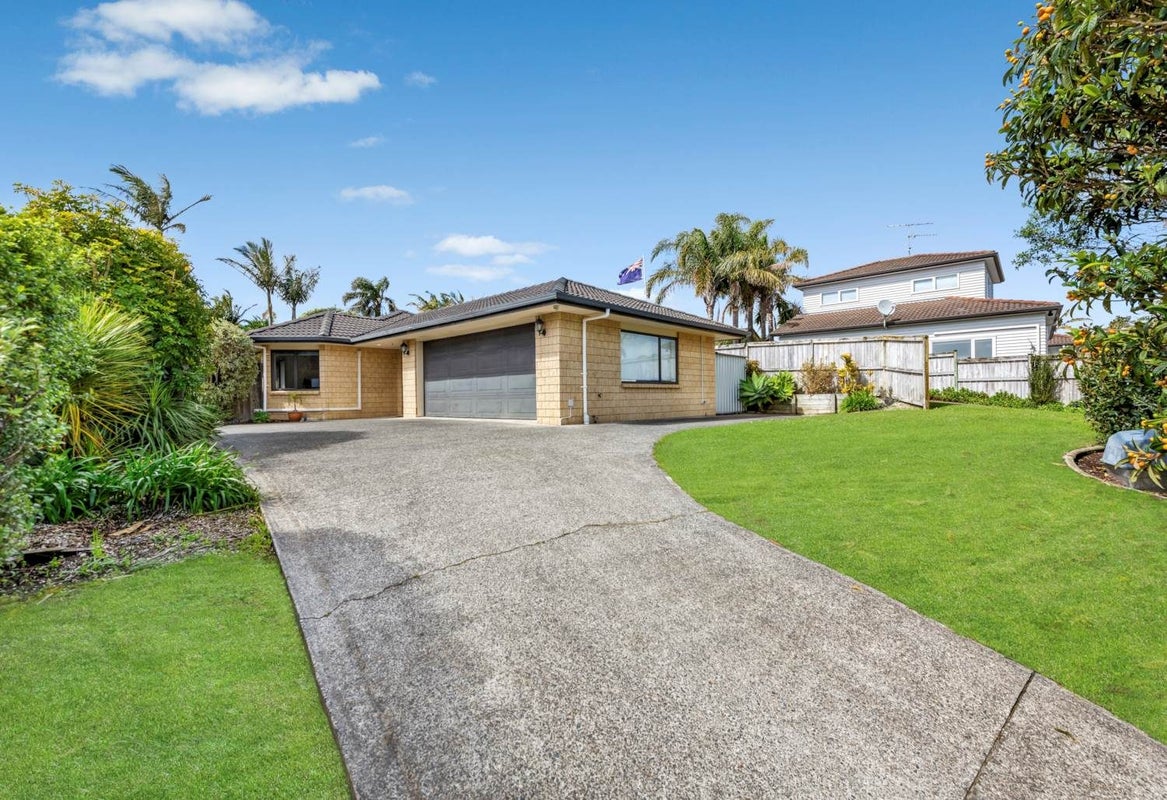 29 Araminta Place, Beachlands, Auckland - Carousel 1