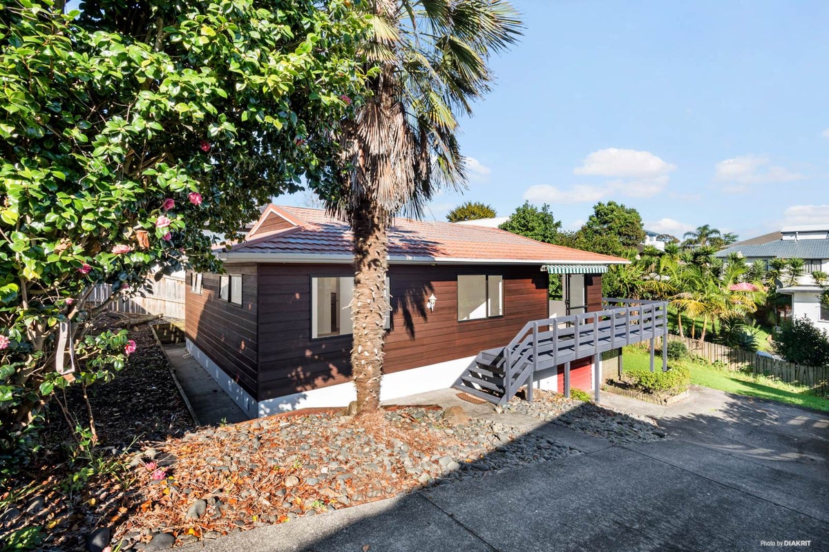 2/74 Lynwood Road, New Lynn, Auckland - Carousel 2