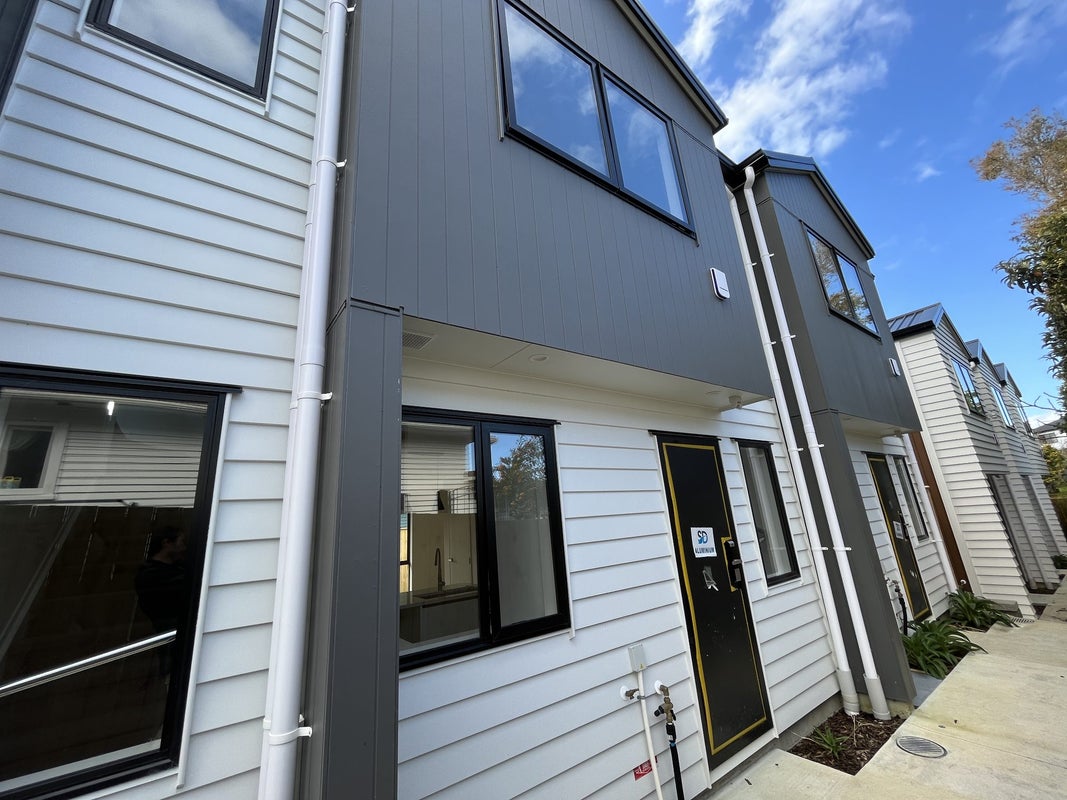4/31 Reid Road, New Lynn, Auckland - Carousel 2