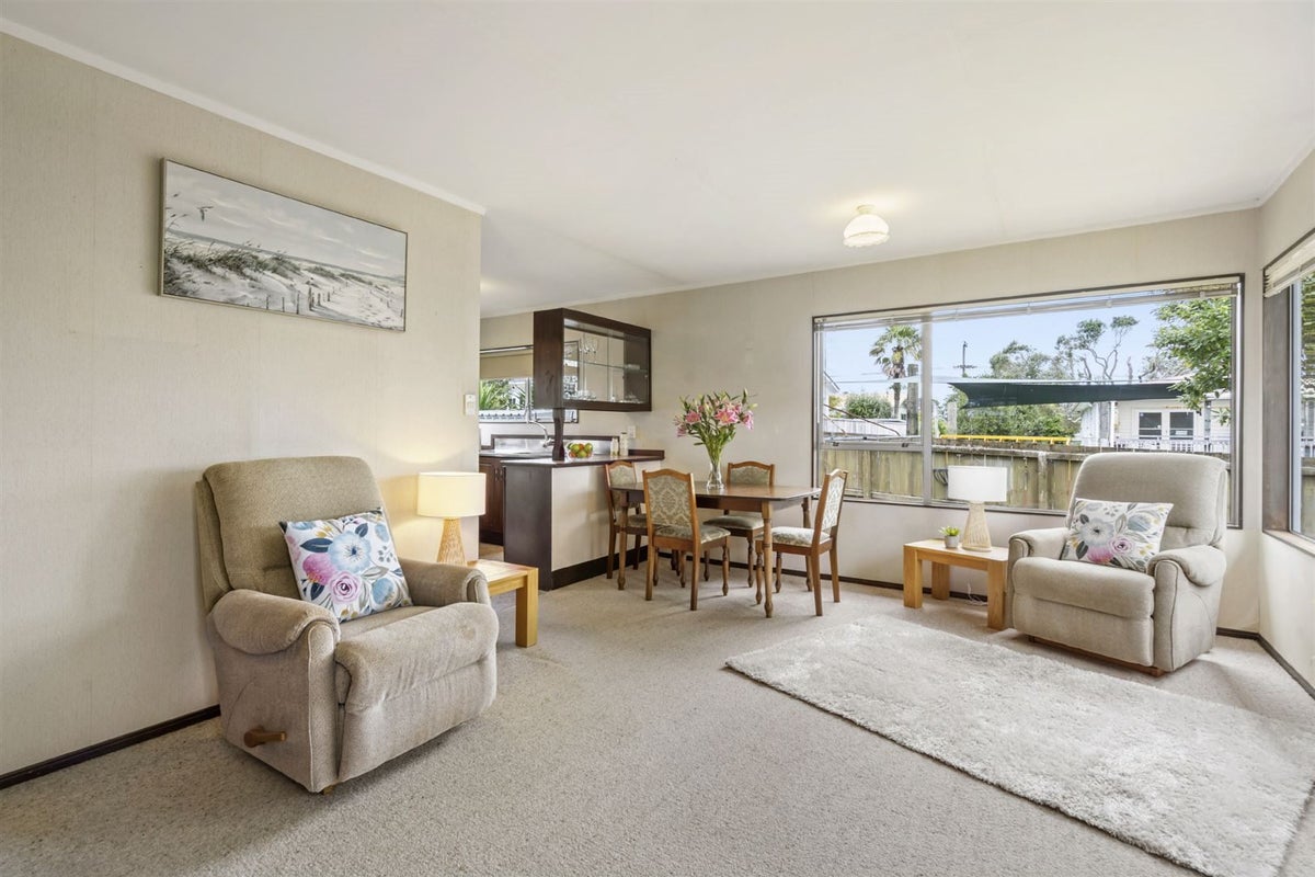 3/332 Rangatira Road, Beach Haven, Auckland - Carousel 2