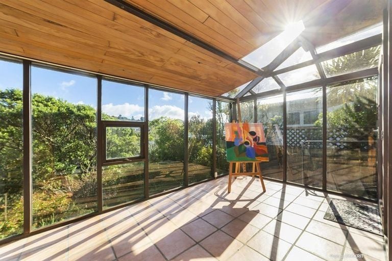 22 Silverbirch Grove, Churton Park, Wellington - Carousel 1