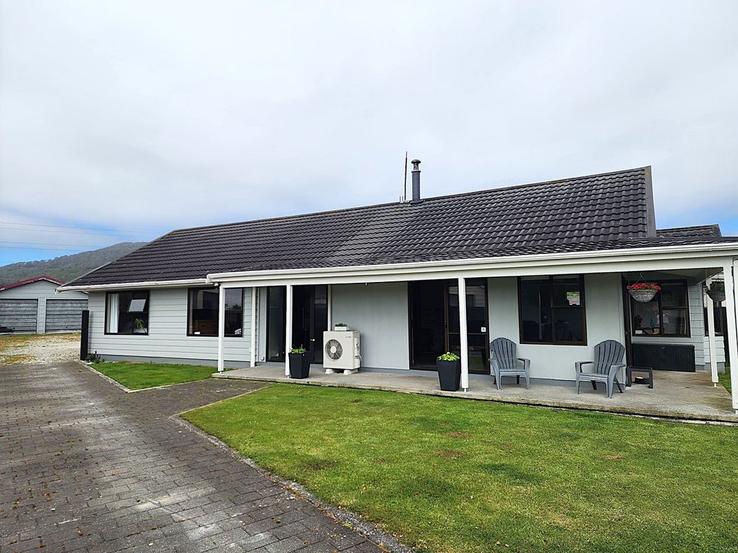 9 Matai Street, Dobson, Greymouth - Carousel 19