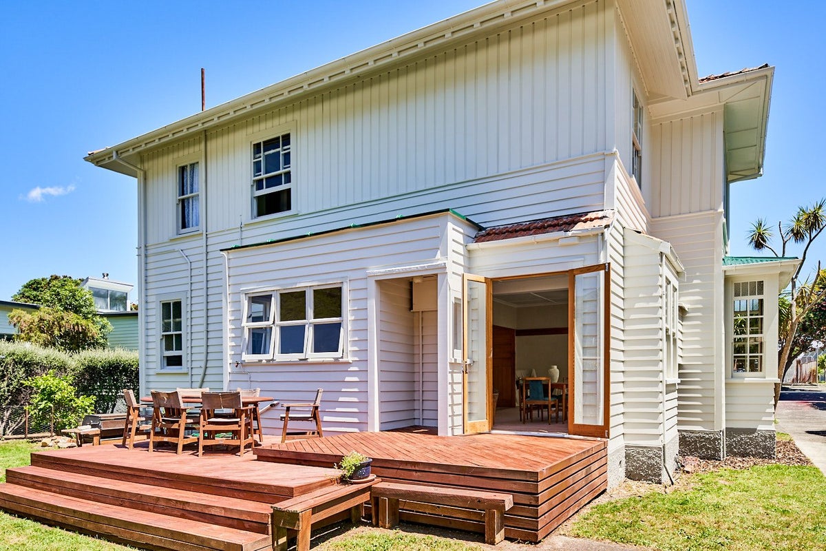 83 Oroua Street, Eastbourne, Lower Hutt - Carousel 2